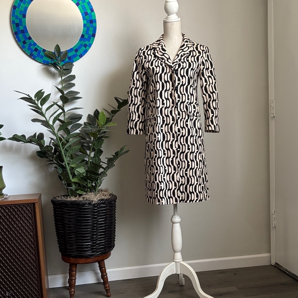 EUC MaxMara Black and White Trench Coat